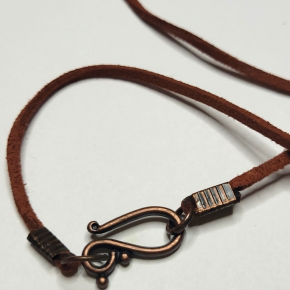 🗝HAND-CRAFTED NECKLACE - Picture 4 of 5